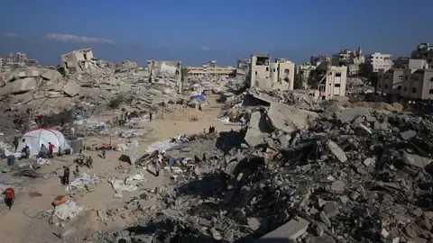 Military Tanks Push into Key Gaza City Civilian Area