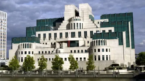The UK's Secret Intelligence Service Introduces Encrypted Gateway to Recruit Agents in the Russian Federation