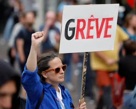 France Preparing for Major Strike Action Amid Deepening Governmental Crisis