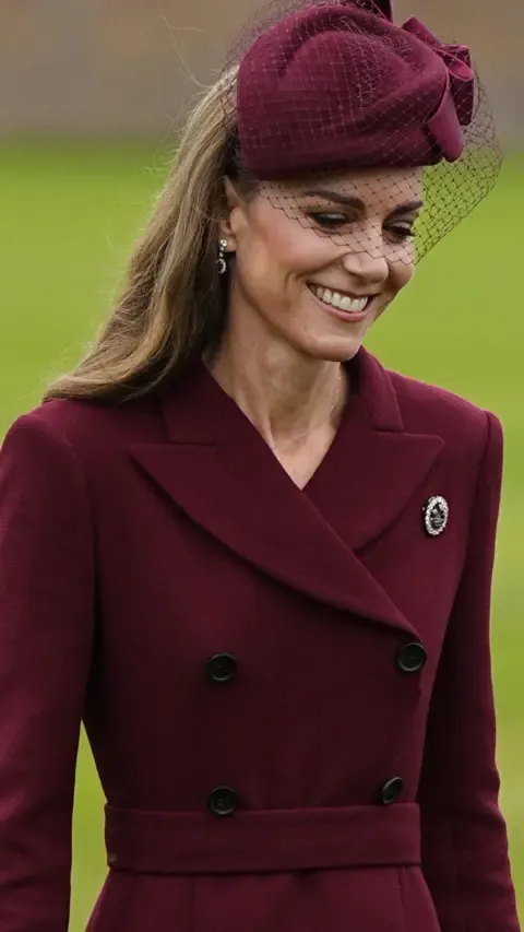 Melania’s Hat, Catherine’s Plumed Pin and Additional Standout Outfits So Far